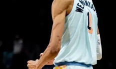 塔图姆在法国队比赛中战术调整，惊险取胜引发热议！的简单介绍