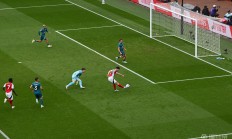 阿森纳遭遇争议红牌，切尔西乘势反超比分完成逆转的简单介绍