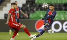 包含格列兹曼赛前列队欢迎尤文图斯，尊重对手尽显风度！的词条