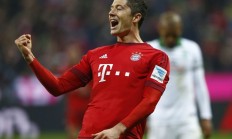  拜仁打破进球荒,曼联球迷集体高唱助威的是谁 