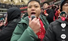 关于海港打破进球荒，巴萨球迷集体高唱助威！的信息